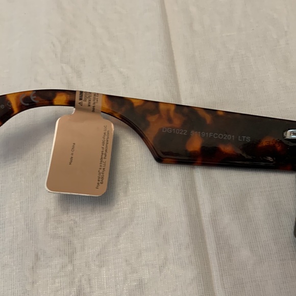 Frye and Co. Tortoise Sunglasses - Picture 12 of 17
